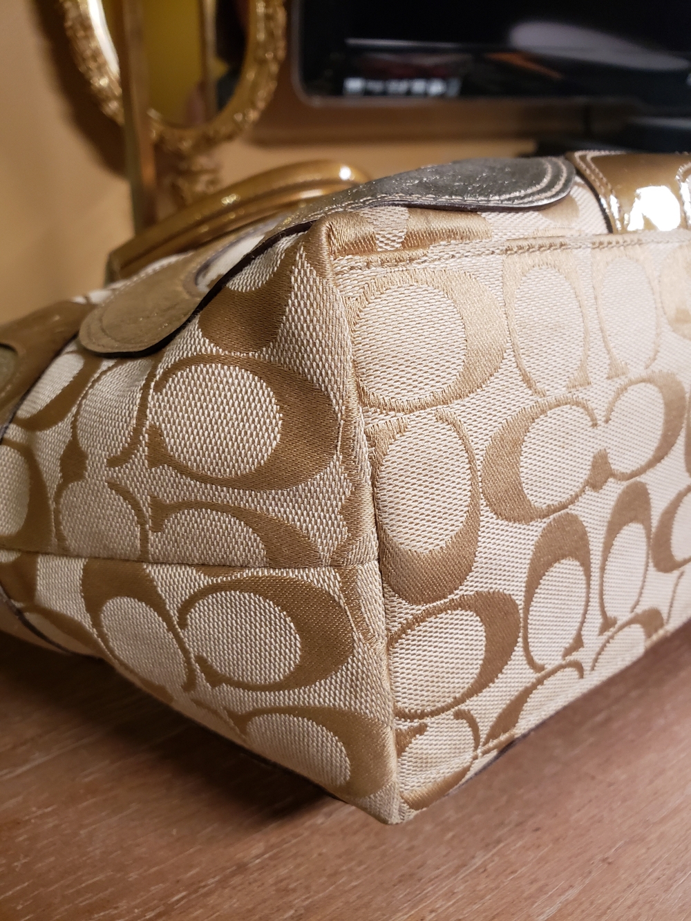 Coach Metallic Poppy OP ART Glam Tote & Wristlet in Gold & Champagne - Picture 3 of 16